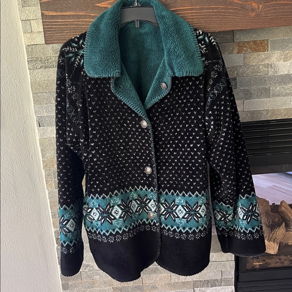 Denali Green and Black Patterned Jacket. Reversible